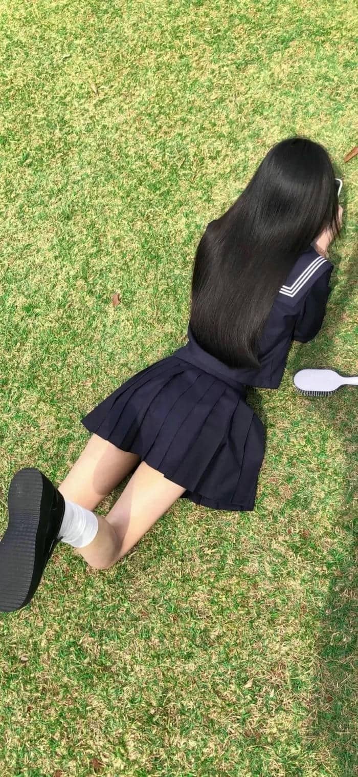 gái xinh mặc váy ngắn (7)