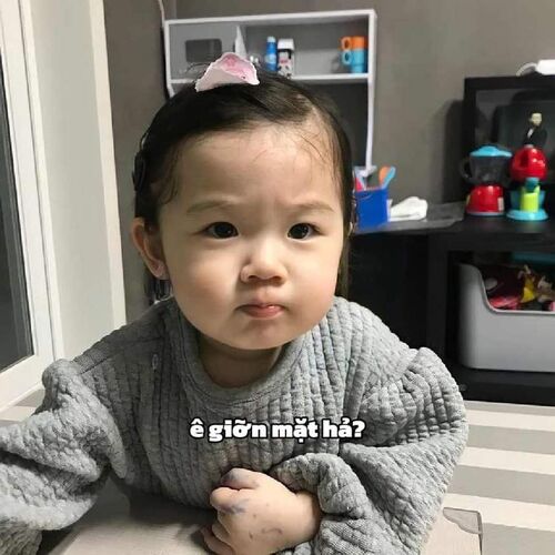 ảnh em bé có chữ meme