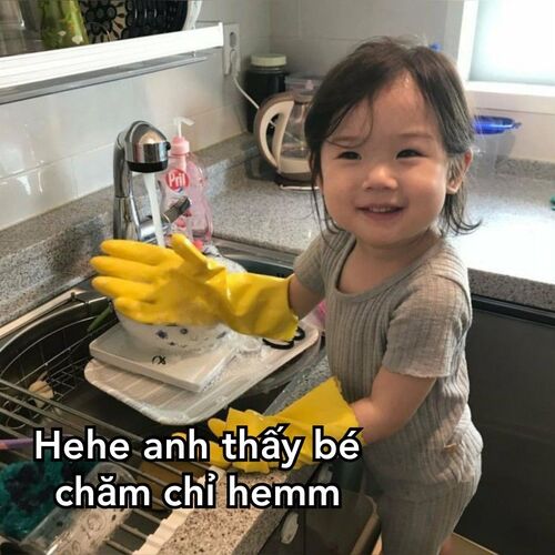 ảnh meme em bé có chữ cute