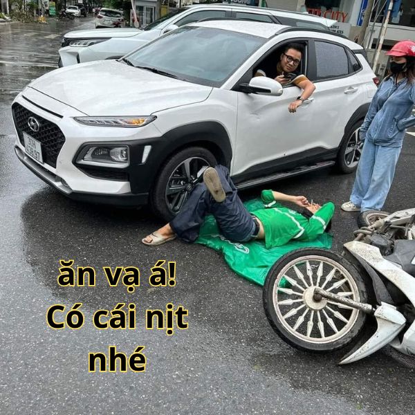 ảnh cái nịt vàng meme