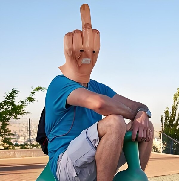 avatar ngón giữa me me